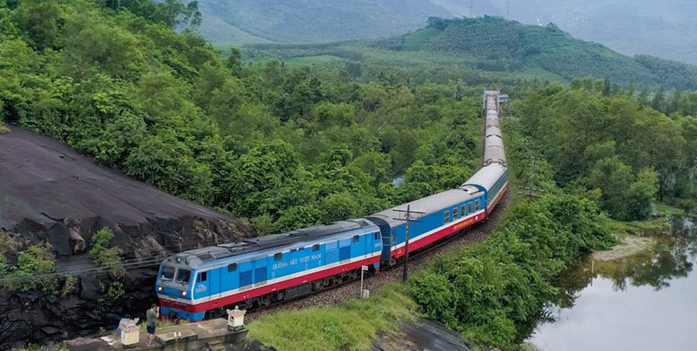 Train from Hanoi to Ho Chi Minh city and vice versa Train from Hanoi to Ho Chi Minh city and vice versa